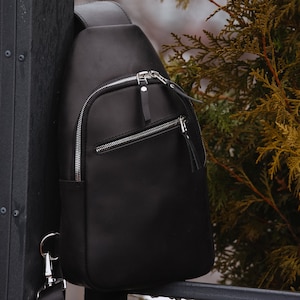 Perosnalisation Sac poitrine homme en cuir avec bandoulière réglable Cadeau de Noël Cadeau père Cadeau mari Sac de marche Sac bandoulière de voyage en cuir