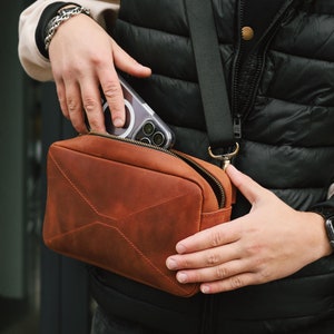 Sac à bandoulière personnalisé en cuir véritable Sac à dos en cuir Sac à bandoulière en cuir Sac de voyage Cadeaux pour hommes Cadeau pour mari
