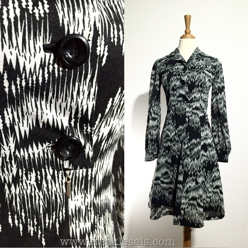 S Black /& White Arrow-like Abstract Print 70s Vintage Dress