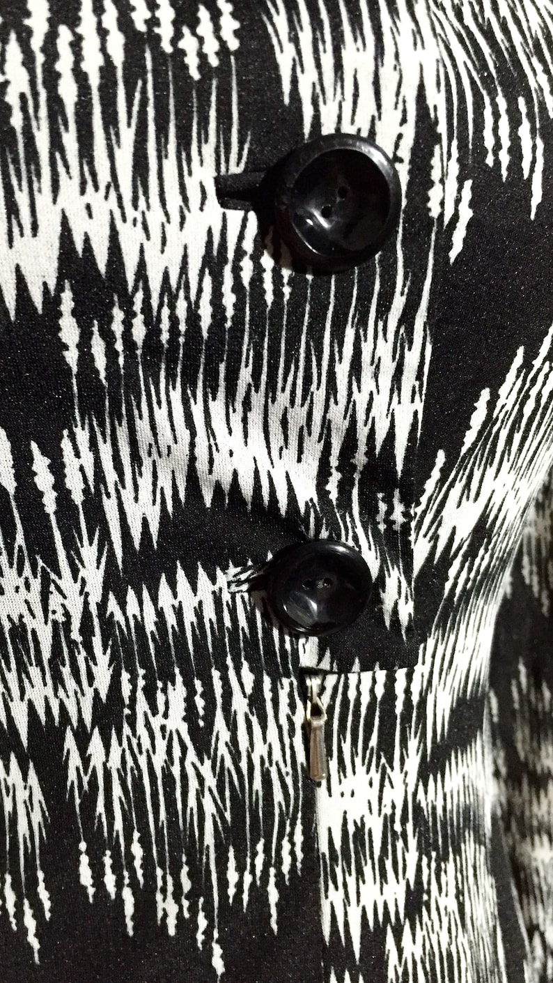 S Black /& White Arrow-like Abstract Print 70s Vintage Dress