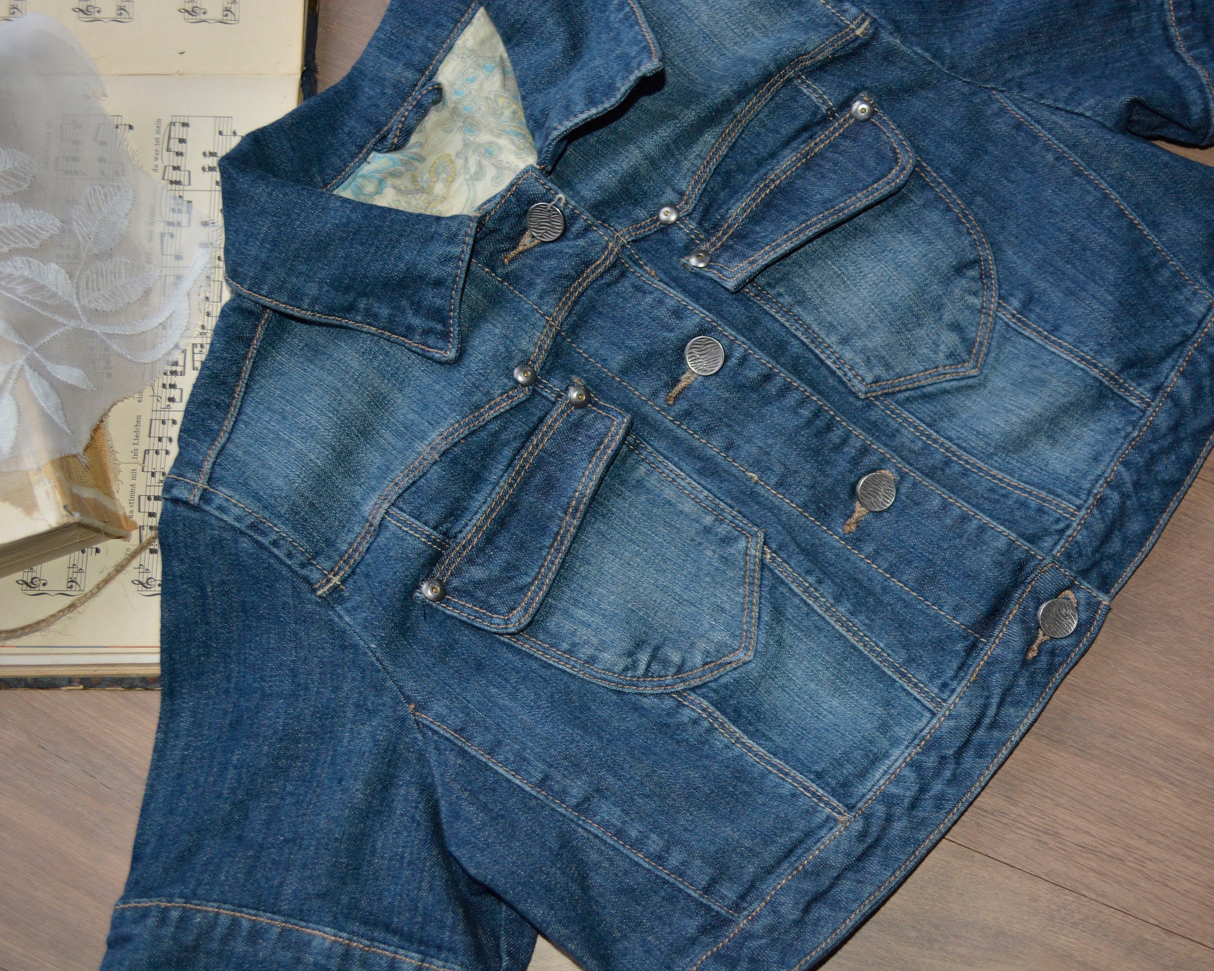 Short Sleeve Cropped Denim Jacket Flap 