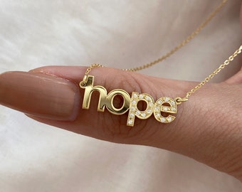 Gepersonaliseerde naamketting van 14 karaats goud met kristallen, naamketting op maat, gouden ketting met zirkonia, gepersonaliseerd sieraad, cadeau voor haar