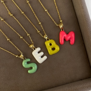 Collar con inicial de burbuja esmaltada, collar con letra abullonada, colgante con letra de globo, collar con burbuja de colores, collar con monograma