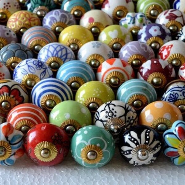 Assortiment de boutons de porte d'armoire en céramique et porcelaine, divers modèles multicolores, bouton de tiroir d'armoire de cuisine, poignée de tiroir vintage