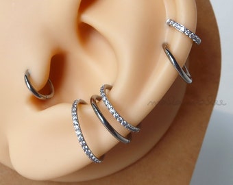 Dainty Sparkly CZ Huggie Hoops, 16G Helix Hoop, cartilage hoop, Tragus Hoop, Conch hoop, Surgical Steel, minimalista Tiny hoop orecchini