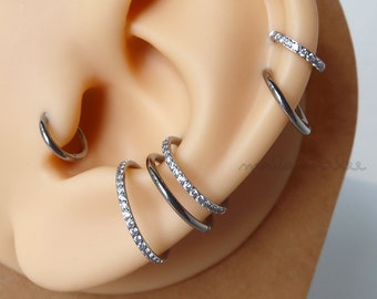 Dainty Sparkly CZ Huggie Hoops, 16G Helix Hoop, Cartilage hoop, Tragus Hoop, Conch hoop, Surgical Steel, boucles d'oreilles minimalistes Tiny hoop