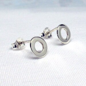 Sterling silver stud earrings, Small circle silver earrings, Minimalist stud earrings, 8 mm Silver stud earrings