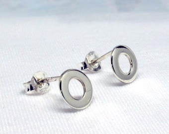 Orecchini per borchie in argento sterling, orecchini in argento a cerchio piccolo, orecchini per borchie minimaliste, orecchini per borchie d'argento da 8 mm