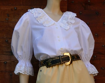 Embroidered blouse DIOLEN large collar with ruffles made in Germany of the 80s size 38 / S / 10