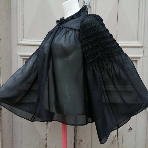 Extravagant chemisier-cape noir transparent en mousseline années 70 taille 36 / 8 / XS