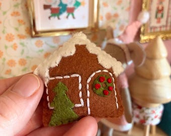 Felt Dollhouse Pillows – Christmas Miniature Accessories - Gingerbread House pillow