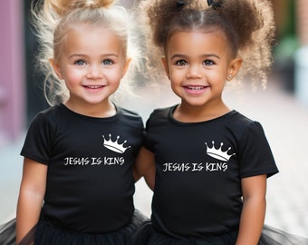 Kids T-shirt Jesus is King