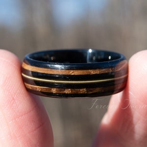 Whisky Barrel Guitar String Black Tungsten Ring | Men&#39;s Black Wedding Band | 8mm Size 8-15 | Whiskey Musician Personalized Engraved Gift