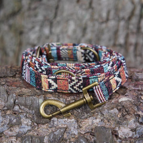 Dog leash made of beautiful Aztec ethnic/boho fabric, available in short with hand loop or long with extra carabiner and 3 rings for adjustment.