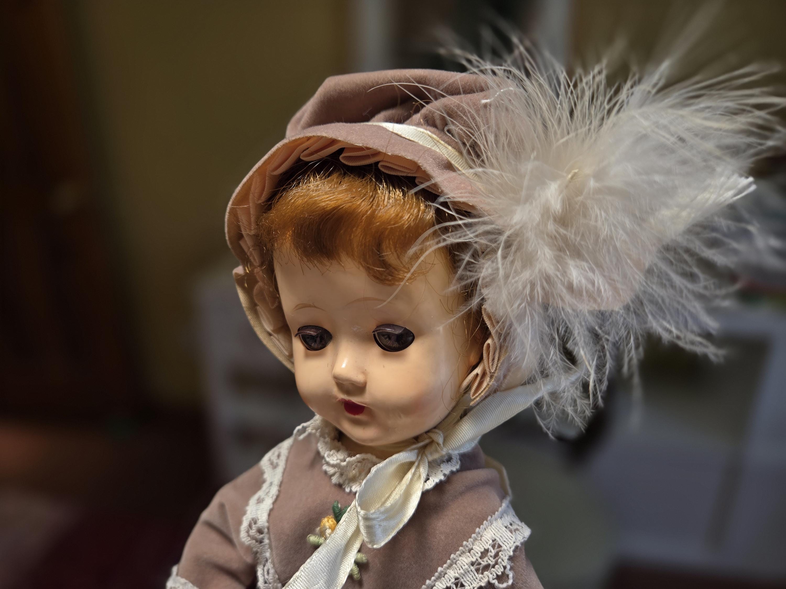 Poupée Ancienne, 1940-1960, Europe. Porcelaine. La tête est