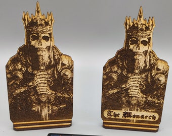 Skeleton King Monarch Token: Custom Text, Baltic Birch