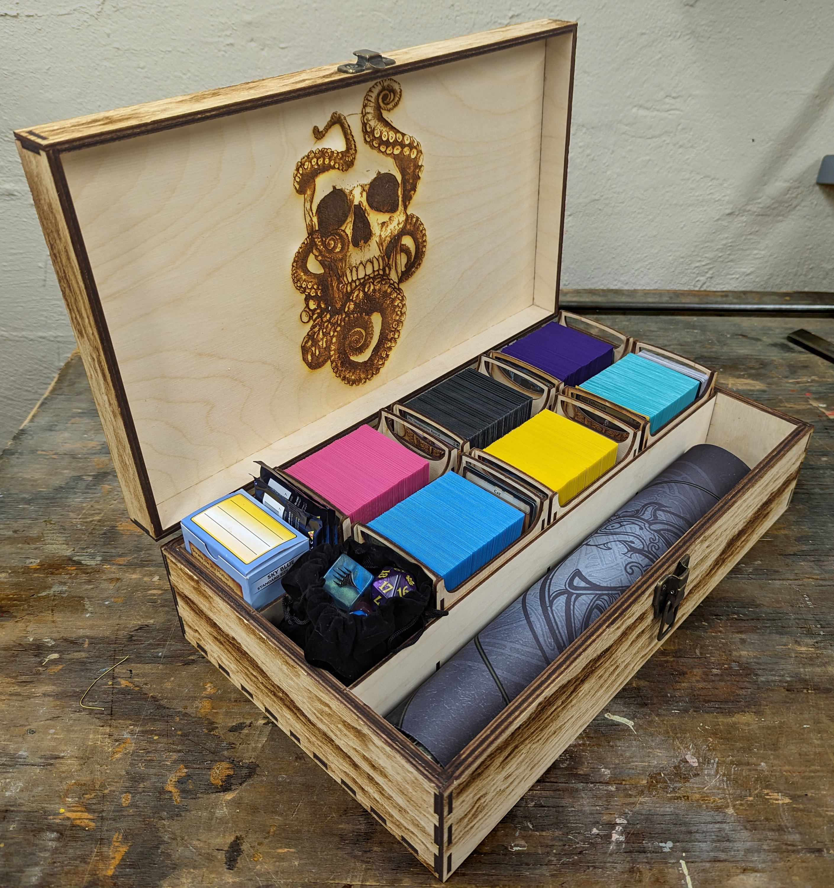 Kraken MTG Commander Deck Box: Holds 6 Decks & Playmat - Etsy