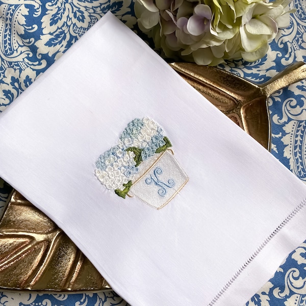 Hydrangeas Linen Tea Towels, Embroidered Bathroom Guest Towels, Linen Guest Towels, Hostess gifts, warm house gifts, Dinner Napkins