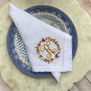 Bestickte Leinenservietten mit Monogramm Hohlsaumservietten, herbstliche Servietten