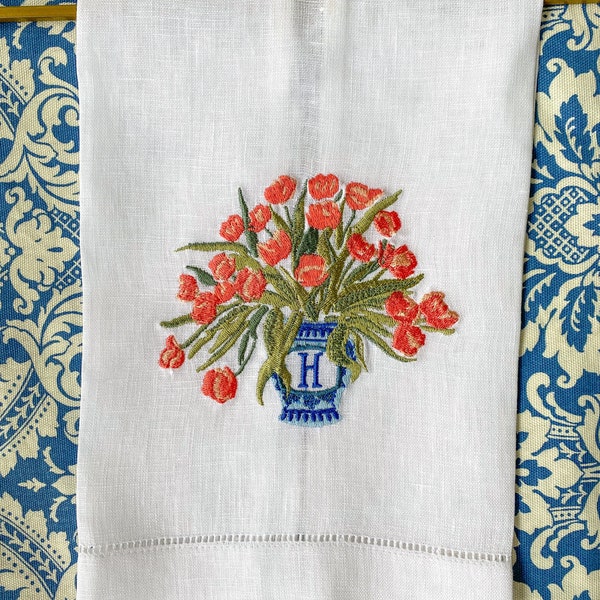 Embroidered Linen Guest Towels, Monogrammed Guest Tea Towel, Tulip Embroidered Napkin,  Hostess gifts, warm house gifts, Bathroom Decor