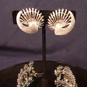 VTG - Sarah Coventry " Pinapple" - Demi Parrure - Bracelet And Clip On Earrings - Silvertone - 1970s