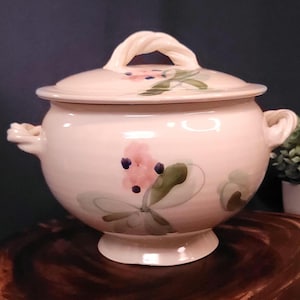 RARE - VTG - Jon Faulkner - Island Pottery, Bermuda - large Pottery Pot with lid - Signed - 1993