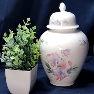 VTG - Aynsley Fine Bone China - Little Sweetheart - Ginger Jar - Large Porcelain Ginger Jar - Floral - Sweet Peas - England - 1984