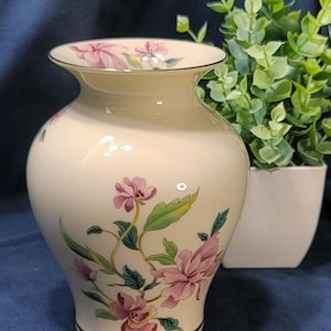 VTG - Lenox Bone China - Barrington Collection - Porcelain vase with floral and gold accent - Pink and Ivory - Discontinued Lenox -  1990s