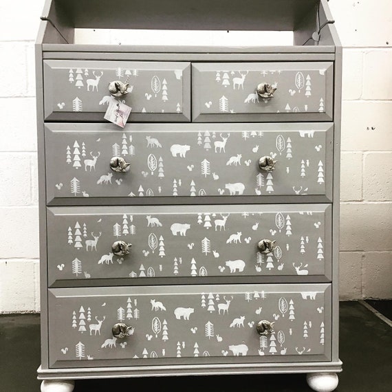 Beautiful Bespoke Nursery Baby Changing Unit Chest of Drawers