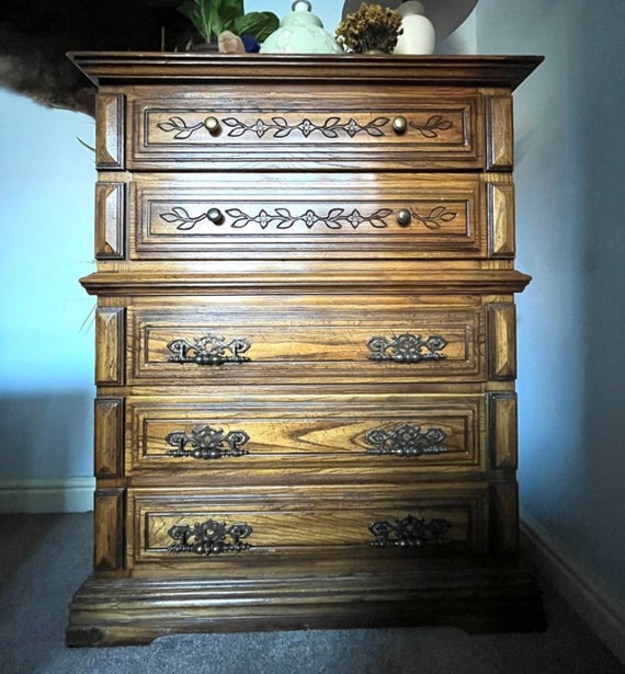 Beautiful Vintage Oak Linenfold Carved Old Charm Chest of Drawers