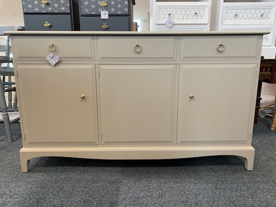 Stag Minstrel Sideboard Mid Century Painted Beige Gold