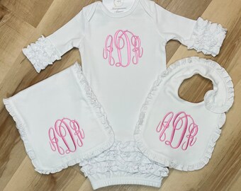 Monogrammed Ruffle Baby Girl Gown Set, Personalized Baby Bib & Burp Cloth, Going home outfit, Personalized Baby Gown, Newborn Girl Gown