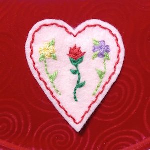 COLLECTION LOVECORE : écusson thermocollant rose pour la Saint-Valentin, rose rouge et fleurs