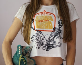 Graphic T-shirt, Roller Skate Crop Top, Roller Skating Outfit, Quad Skate T-shirt, Skeleton Skating, Graphic Cropped Top, Roller Skate Tee
