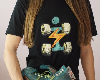 Roller Skating T-Shirt in Black, Unisex Quad Skate Shirt, Cotton Shirt with Loose Fit, Roller Skate Gift, Shirt with Roller Skate Graphic