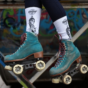 Skate Socken, Schwarz-Weiß Socken, Print Socken, Roller Skate Print, Monochrome Print Socken, Activewear, Skatersocken, Rollschuh Geschenk