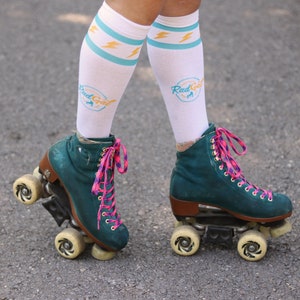 Skate Socken, Rollschuh Zubehör, Kniestrümpfe, Rollschuhsocken, breite Wadensocken, Plus Größe verfügbar, Roller Derby Socken, Geschenk