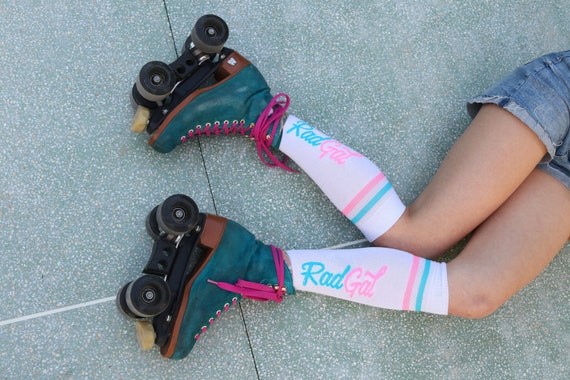 Chaussettes de patins à roulettes pour femmes, chaussettes de skate,  chaussettes Roller Derby, chaussettes hautes aux genoux, chaussettes  rayées, cadeau de patin à roulettes, accessoires de patinage à roulettes -   France