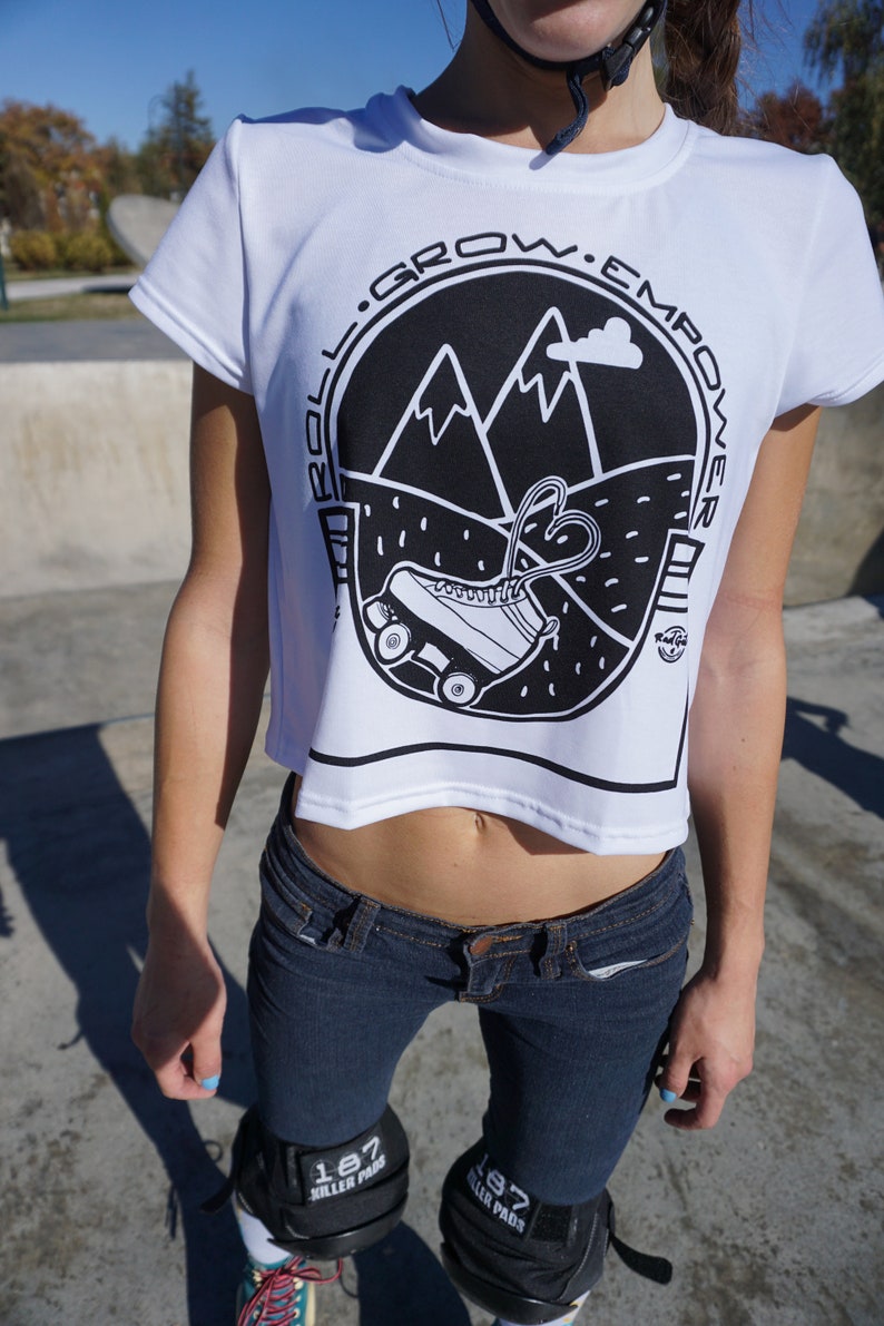 Crop Tee Activewear Gift For Roller Skater Black And White Top Roller Skate Crop Top Skate T-Shirt Roller Skating Tee Graphic Tee
