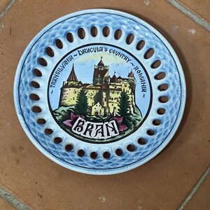 ルーマニア　トランシルバニア　ヴィンテージ　絵皿　プレート This item is unavailable - Etsy