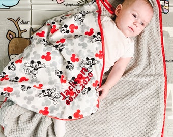 Personalisierte Disney Babydecke - Mickey Mouse
