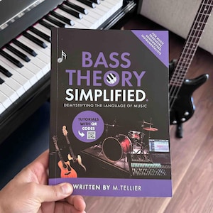 Bass Theory Simplified - Impara le scale, gli accordi e la padronanza della tastiera - Libro completo di teoria musicale per bassisti