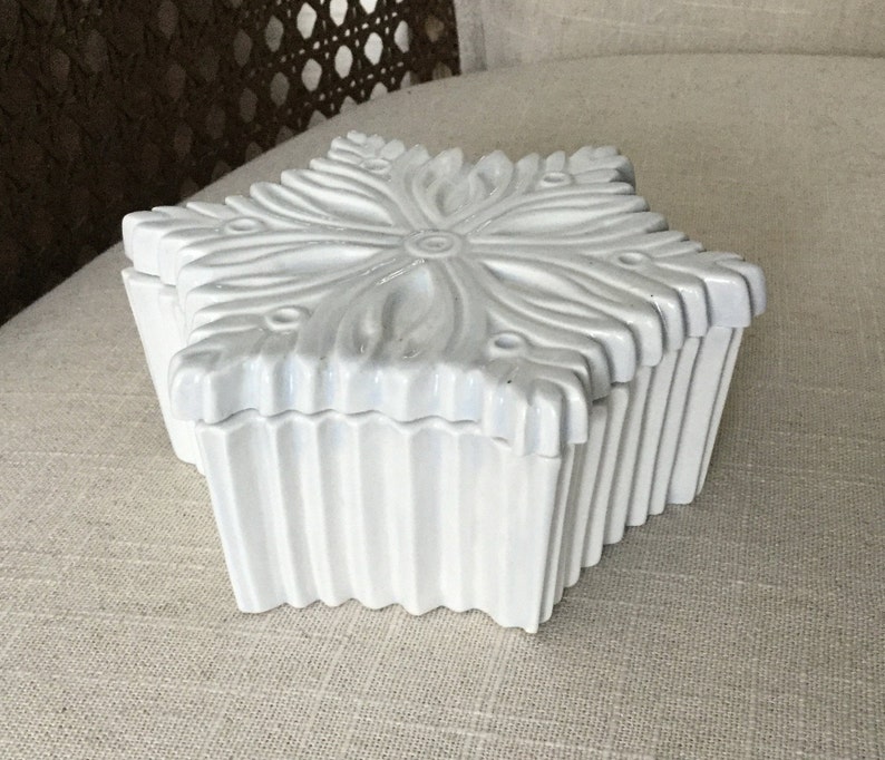 White Snowflake Ceramic Trinket Storage Box