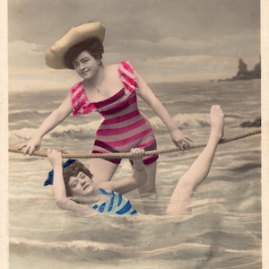 Vintage Carte Postale Beautés de Bain