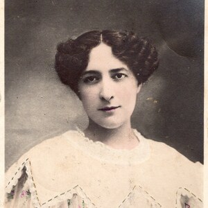 Cartão Postal Vintage 1906 Madame Segond-Weber Paris