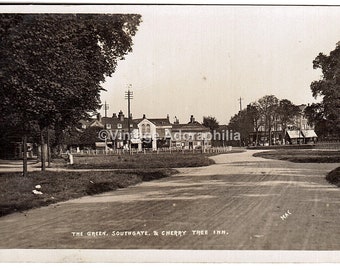 Vintage Post Card The Green, Southgate and Cherry Tree Inn