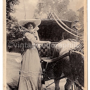 Cartolina vintage Marie Studholme con passeggino trainato da cavalli