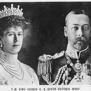 Carte postale vintage King George V et Queen Victoria Mary