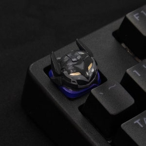 Cyber Tracker Keycap | Custom Keycap | Artisan Keycap | Game Character Keycap | Gamer Keycap | Resin Keycap | Cherry MX Keycap