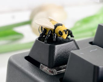 Bee Artisan Keycap | Handmade Resin Mechanical Keyboard Keycap | Nature-Inspired Desk Decor | Cherry MX Compatible | Gift for Gamers